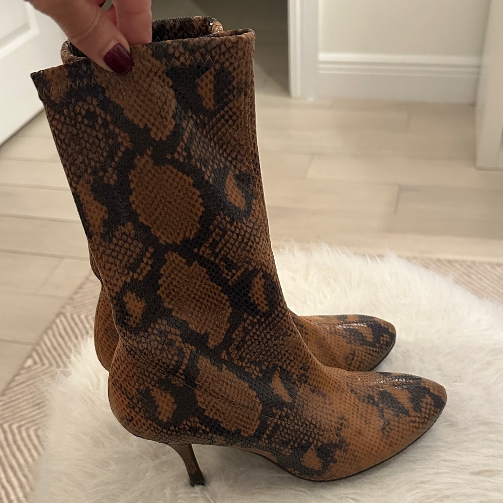 Stuart Weitzman Snakeskin Patterned Brown Women's… - image 1